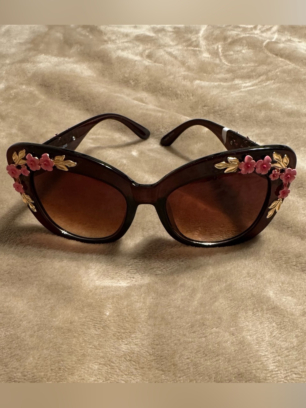 Women's Brown Floral Accent Sunglasses